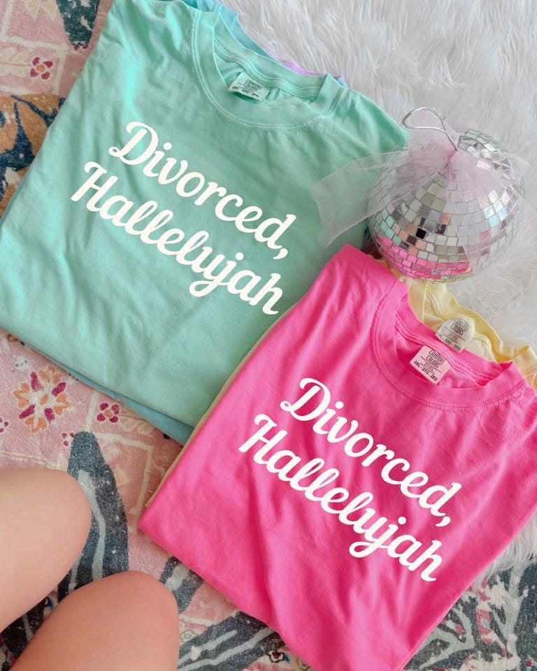 Divorced, Hallelujah Tee